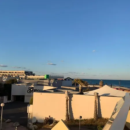 Apartment Village Naturiste Studio Luxe Chesterfield Heliopolis C Agde